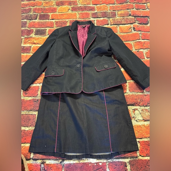 Apostrophe Jackets & Blazers - Preowned Apostrophe Stretch Size 16 Jacket and Skirt Set Item #PHK7100